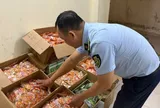 Phát hiện số lượng lớn bánh kẹo bán Tết không rõ xuất xứ