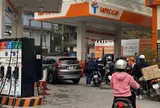 Giá xăng dầu tăng rất mạnh, có mặt hàng tăng tới hơn 7.100 đồng/lít
