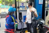 Giá xăng dầu tăng mạnh tới gần 8.500 đồng/lít, dầu diesel lên trên 30.000 đồng/lít