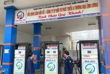 Một cây xăng bị phạt vì bán giá cao hơn quy định