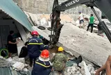 Ngôi nhà 2 tầng bất ngờ đổ sập khi đang cải tạo, 3 người thương vong