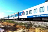 Thót tim phát hiện quả bom "khủng" sát đường ray tàu hỏa