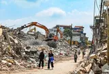 Cận cảnh giải phóng mặt bằng các cây cầu bắc qua sông Hồng