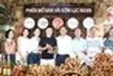 Phó Chủ tịch Bắc Ninh cùng cầu thủ Quang Hải livestream bán hơn 30 tấn vải