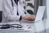 AI đang giải phóng bác sĩ khỏi núi giấy tờ: Khám thêm 5 bệnh nhân mỗi tuần, tiết kiệm 132 giờ mỗi năm