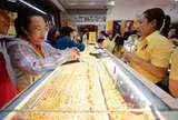 Đọc nhanh 14-7: Giá vàng giảm tiếp; cổ phiếu một doanh nghiệp ở TP.HCM tăng 'sốc' 150%