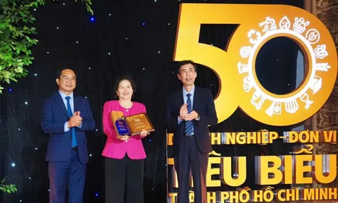 Vinamilk được vinh danh là doanh nghiệp tiêu biểu của TPHCM
