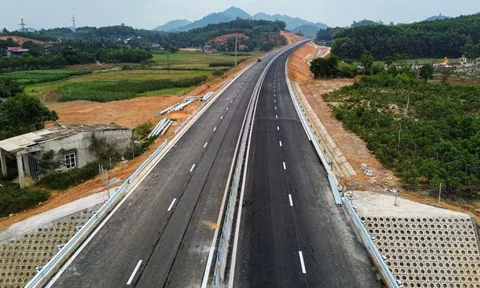 Cao tốc nghìn tỷ về đích sớm 2 năm, lập kỷ lục Việt Nam có hệ thống phức tạp hàng đầu thế giới mà do người Việt làm chủ công nghệ