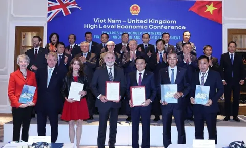 Phó Thủ tướng Thường trực Nguyễn Hòa Bình: Chính phủ Việt Nam luôn đồng hành cùng doanh nghiệp