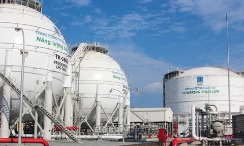 Bộ Công Thương đề xuất nâng mức bao tiêu điện khí LNG lên 75% trong 15 năm