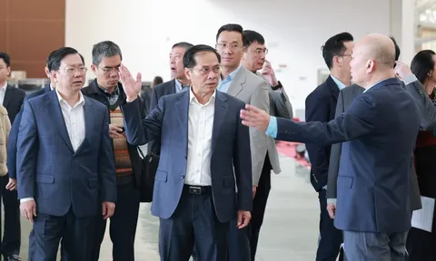 Phó Thủ tướng kiểm tra tiến độ Hội chợ Mùa Xuân 2026