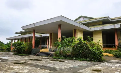 Xin thay đổi công năng trung tâm hội nghị 160 tỉ đồng bỏ hoang ở Thanh Hóa