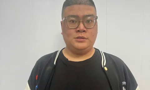 Nạn nhân của Nguyễn Long SN 2001 đến trình báo Công an