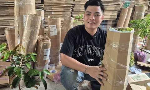 Tết chủ shop đi chơi, đơn hàng vẫn "nổ" ầm ầm