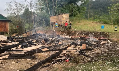 Một căn nhà bị thiêu rụi trong ngày mùng 2 Tết