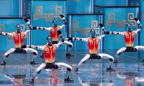 Những “ông lớn” đứng sau dàn robot nhảy múa, pha trò trên sóng truyền hình Trung Quốc: Từ sân khấu gala đến tham vọng thống lĩnh thị trường toàn cầu