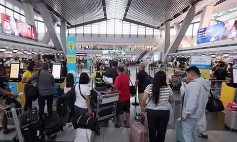 Du lịch, hàng không chủ động ứng phó