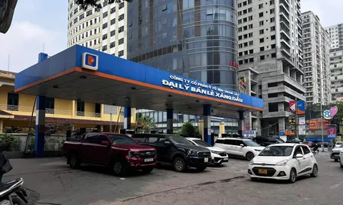 Yêu cầu xử lý hoạt động bán xăng dầu bằng chai, lọ
