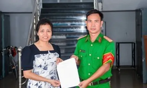 Sau khi chuyển khoản thành công 9.999.999 đồng, người phụ nữ SN 1983 kiểm tra tài khoản rồi vội báo công an