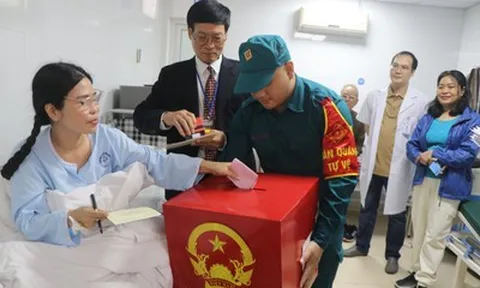 Những lá phiếu đặc biệt từ trên giường bệnh