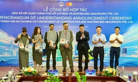 Không cần mang tiền mặt khi đi phương tiện công cộng ở TPHCM