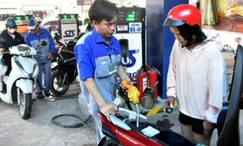 Bộ Công Thương theo sát diễn biến giá xăng dầu để điều hành phù hợp