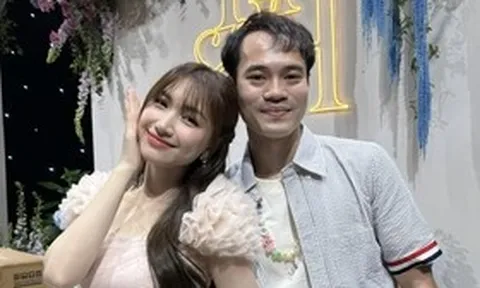 Ca sĩ Hòa Minzy tặng Văn Toàn ba lô giá trị cả nghìn USD