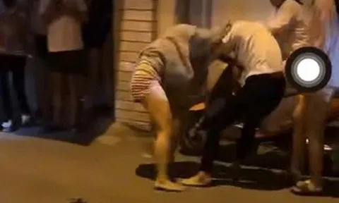 Nguyên nhân vụ 2 nhóm phụ nữ đánh nhau, nhiều người vây quanh quay clip