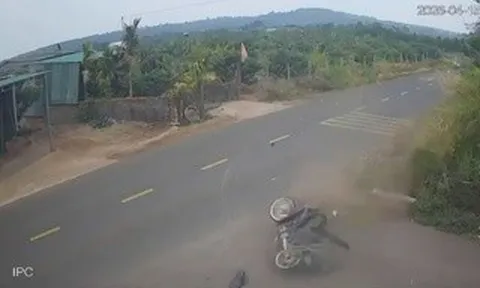 Xác minh clip nam sinh tử vong do tai nạn giao thông, người đi sau quay xe rời đi