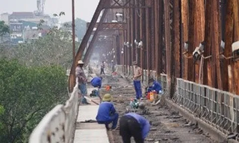 Cận cảnh sửa chữa cầu Long Biên