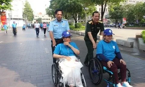 Hơn 1.300 người tham gia Ngày Người khuyết tật Việt Nam tại phố đi bộ Nguyễn Huệ