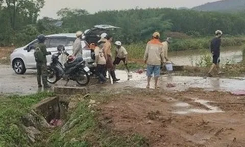 Người đàn ông bị sét đánh tử vong