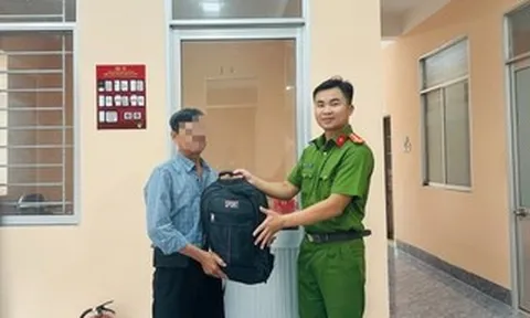 Người đàn ông ở Tây Ninh nhặt được balô chứa nhiều vàng, tiền