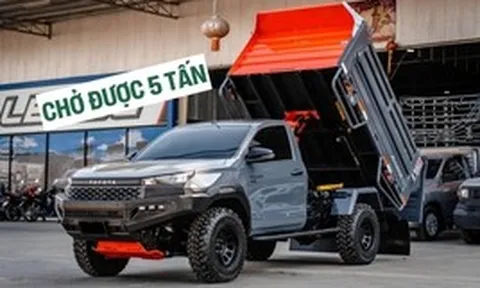 Toyota Hilux 'lột xác' thành xe ben mà không cần cắt xẻ: Chở tới 5 tấn, có cả cần cẩu tự bốc hàng