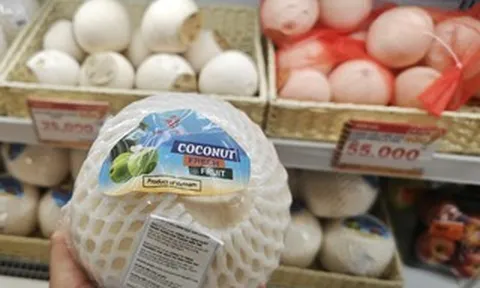 Vắng người mua sắm trực tiếp, siêu thị TPHCM vẫn có mặt hàng “cháy hàng”, doanh số gấp 4