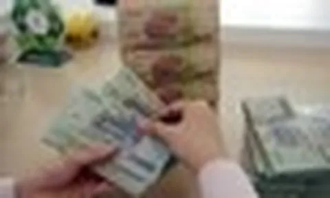 Bộ Tài chính thông tin việc không cấm trả lương trên 5 triệu bằng tiền mặt