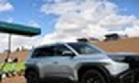 Hãng xe Trung Quốc đang bán tại Việt Nam đã làm một điều 'không tưởng': Mang xe điện ra giữa sa mạc để cắm sạc, kết quả thu về đầy bất ngờ