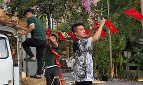 "Ông hoàng nhạc Việt" một thời bán thêm cà phê ở đường Ngô Thời Nhiệm, TP.HCM