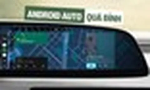 Android Auto phiên bản mới gây sốc: Cho phép xem video trên màn hình, AI biết được chủ nhân đang chạy xe gì