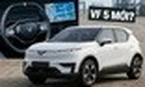 Lộ xe lạ trông như VinFast VF 5 mới: Đuôi khác biệt, vô-lăng vát 2 đáy thể thao, màn hình lớn hơn hẳn