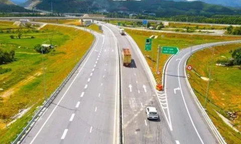 Đề xuất mức thu phí 13 dự án thành phần cao tốc Bắc - Nam, cao nhất 1.300 đồng/km