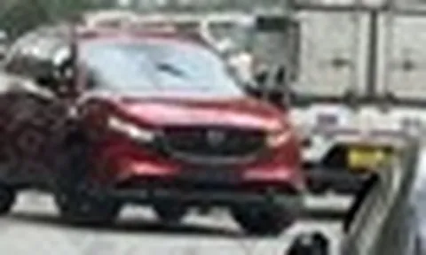 Mazda CX-5 thế hệ mới xuất hiện tại Hà Nội, cho thấy ngày ra mắt không còn xa, thiết kế giống hệt xe nhập Nhật