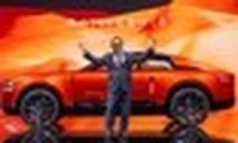 Chủ tịch Toyota thấy 'rất cô đơn khi bảo vệ động cơ xăng dầu'