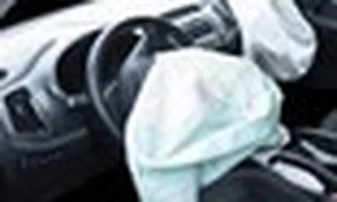 Triệu hồi hơn 137.000 xe Toyota, Honda, Ford, Mitsubishi, Mercedes-Benz tại Việt Nam do lỗi túi khí