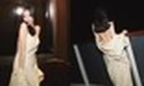 Song Hye Kyo lả lơi khoe lưng trần sexy hết cỡ
