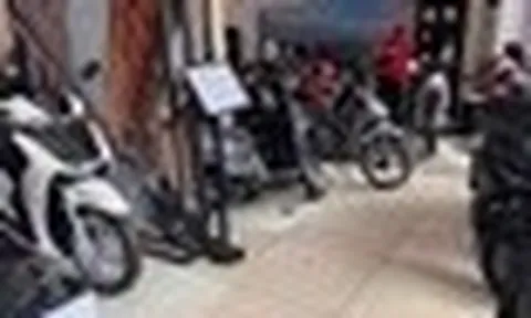 Xe máy đồng loạt giảm giá để kích cầu