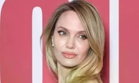 Angelina Jolie chưa từng yêu ai sau ly hôn Brad Pitt