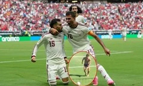 Lý do CĐV đề xuất tuyển Tây Ban Nha mặc đồ bơi thi đấu ở World Cup 2026
