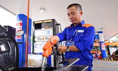 Bộ Công Thương đồng loạt điều chỉnh giảm giá xăng dầu từ 15 giờ 27-8