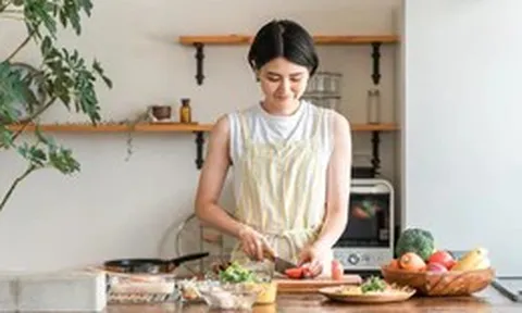 Bữa cơm đơn giản để nghỉ ngơi hay cầu kỳ mới thể hiện cách gia đình chăm sóc nhau?